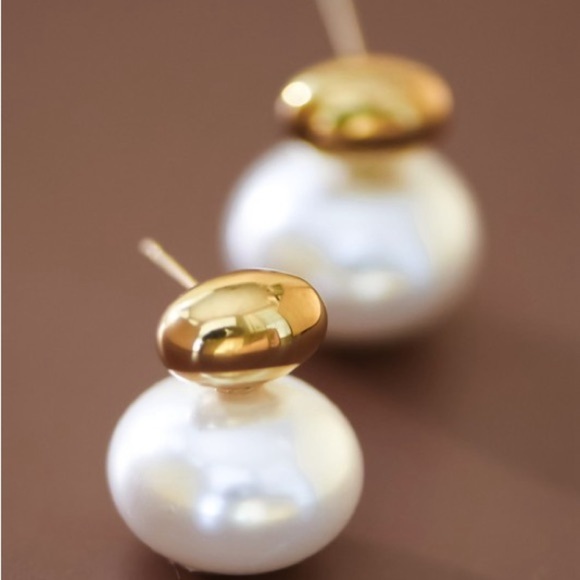 18K Gold Pearl Earrings - Picture 4 of 8